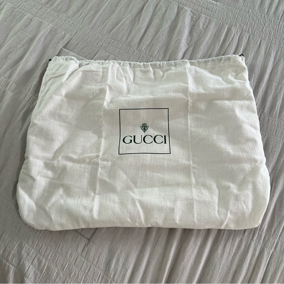 GUCCI Vintage Red Monogram Crossbody Bag with original Box and Dustbag - Picture 2 of 15